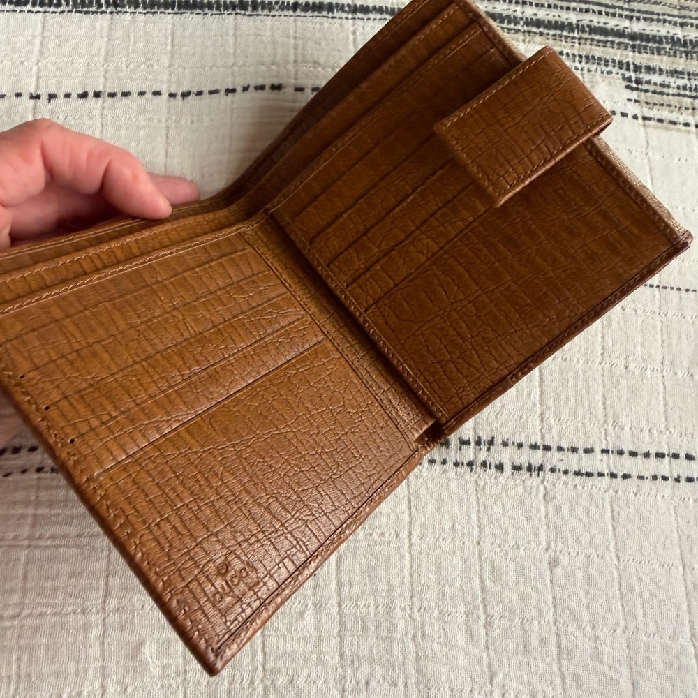 Authentic Gucci GG Canvas Wallet with Bamboo Clasp – Excellent Condition - Picture 4 of 6